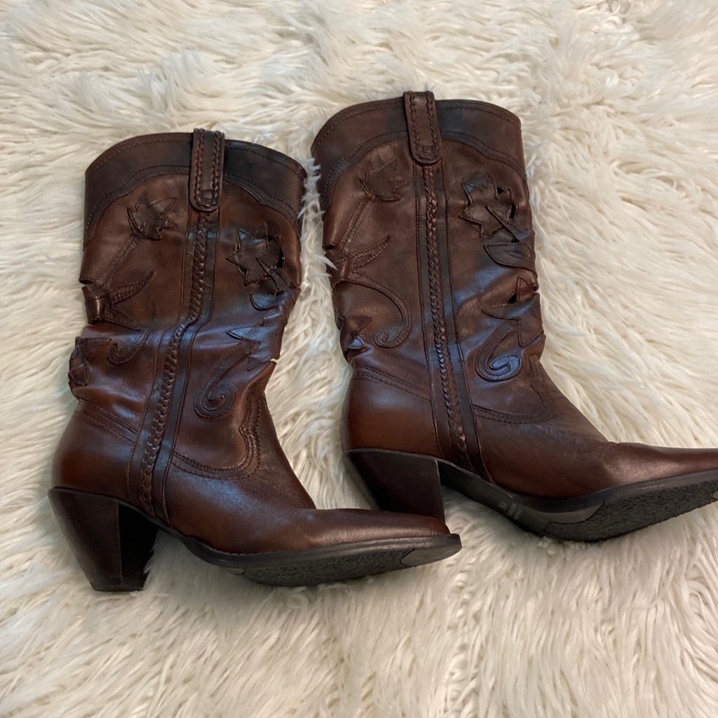 White Mountain, Santa Fe, Western Cowboyboots Size 8.5 Brown Color